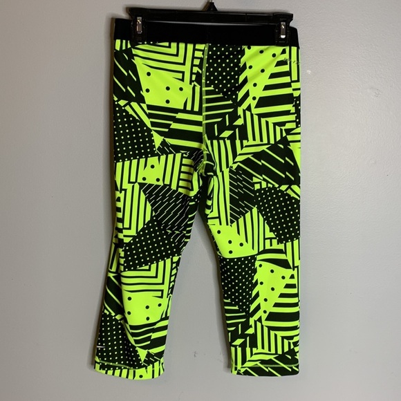 NIKE PRO DRI FIT CROP*** - Picture 7 of 8